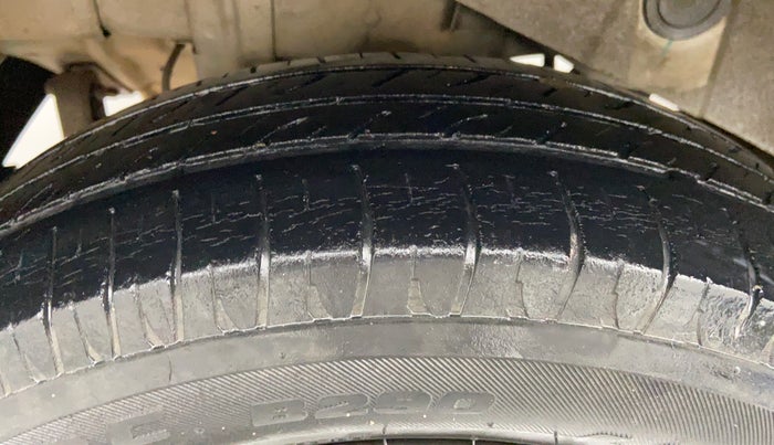 2010 Hyundai Santro Xing GLS LPG, LPG, Manual, 74,797 km, Right Rear Tyre Tread