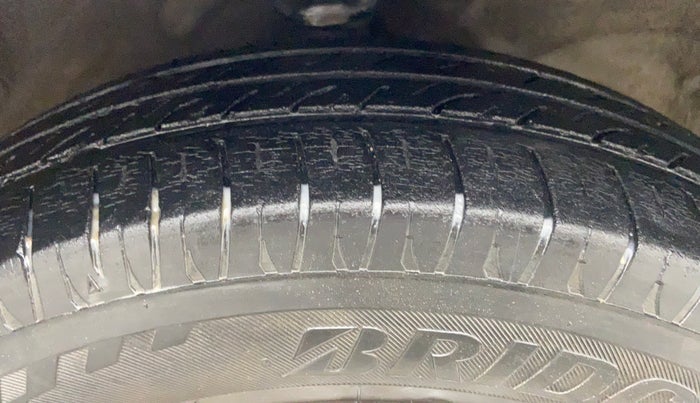 2010 Hyundai Santro Xing GLS LPG, LPG, Manual, 74,797 km, Right Front Tyre Tread