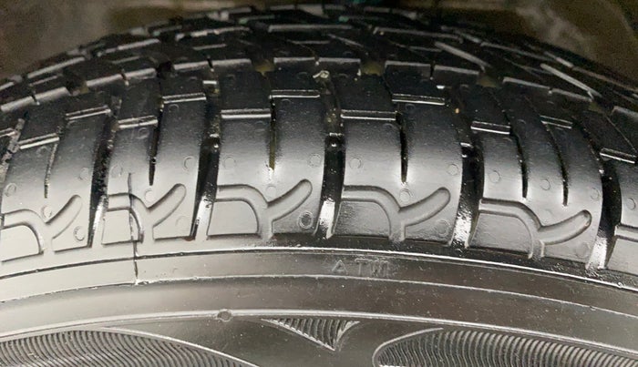2013 Maruti Wagon R Stingray VXI, Petrol, Manual, 24,449 km, Left Front Tyre Tread