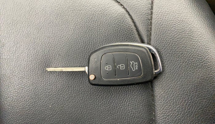 2015 Hyundai Xcent S (O) 1.2, Petrol, Manual, 47,216 km, Key Close Up