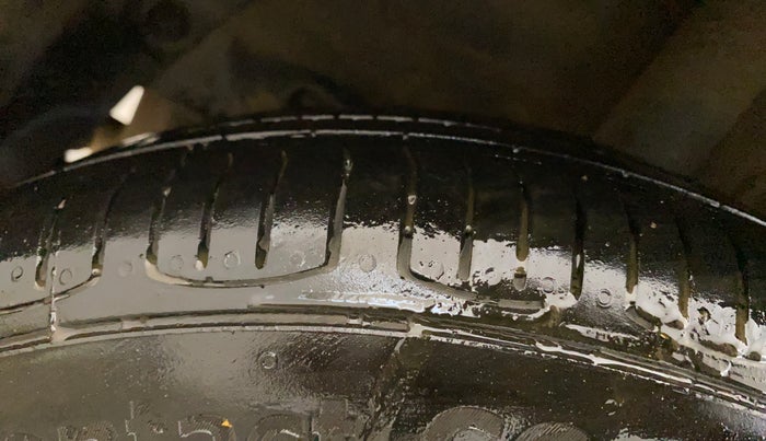 2017 Hyundai Grand i10 SPORTZ 1.2 KAPPA VTVT, Petrol, Manual, 1,03,882 km, Right Rear Tyre Tread