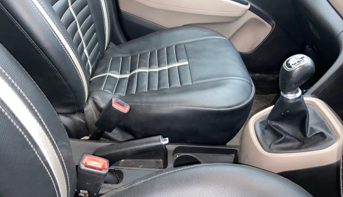 2017 Hyundai Grand i10 SPORTZ 1.2 KAPPA VTVT, Petrol, Manual, 1,03,882 km, Gear Lever