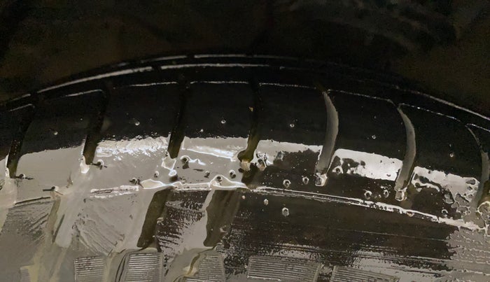 2017 Hyundai Grand i10 SPORTZ 1.2 KAPPA VTVT, Petrol, Manual, 1,03,882 km, Right Front Tyre Tread