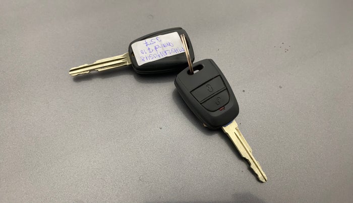 2017 Hyundai Grand i10 SPORTZ 1.2 KAPPA VTVT, Petrol, Manual, 1,03,882 km, Key Close Up