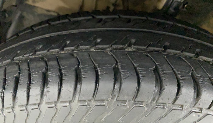 2016 Maruti Swift Dzire VXI, Petrol, Manual, 29,740 km, Left Front Tyre Tread