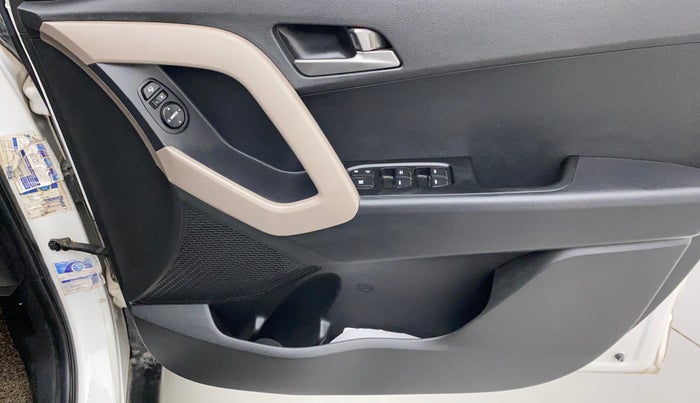 2016 Hyundai Creta SX PLUS 1.6 PETROL, Petrol, Manual, 94,823 km, Driver Side Door Panels Control