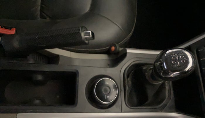2019 Tata NEXON XM PETROL, CNG, Manual, 1,21,688 km, Gear Lever