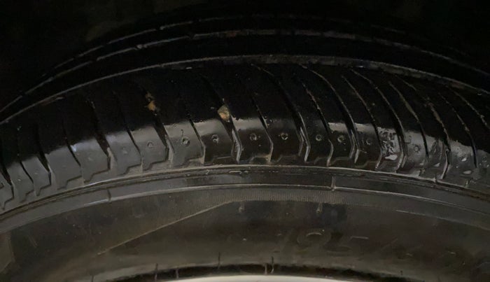 2019 Tata NEXON XM PETROL, CNG, Manual, 1,21,688 km, Left Front Tyre Tread