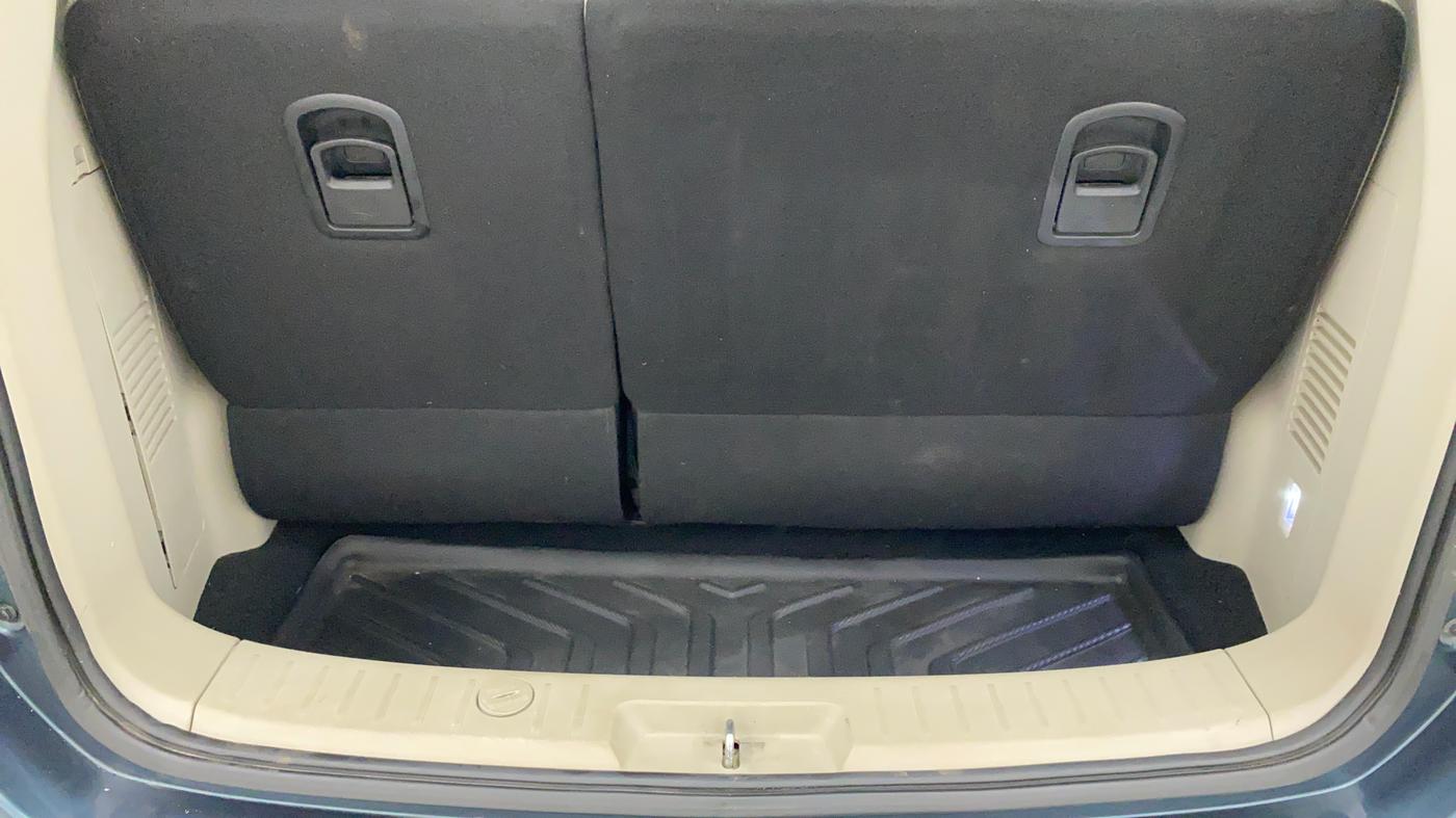 2019 Mahindra MARAZZO M6 8 STR, Diesel, Manual, 35,590 km, Boot Inside