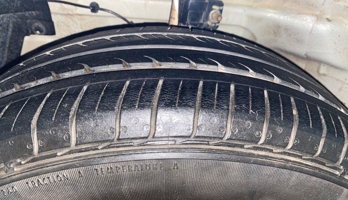 2018 Maruti Ciaz DELTA 1.4 MT PETROL, Petrol, Manual, 58,071 km, Left Front Tyre Tread