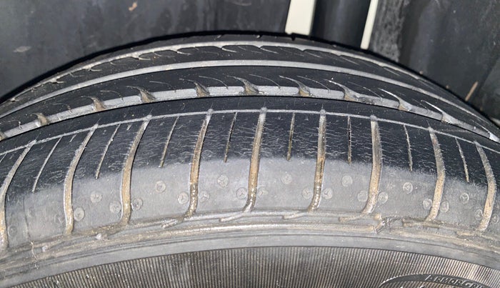 2018 Maruti Ciaz DELTA 1.4 MT PETROL, Petrol, Manual, 58,071 km, Left Rear Tyre Tread