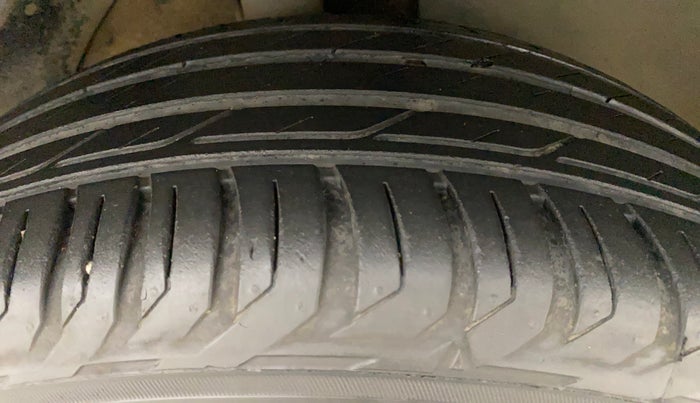 2018 Hyundai Tucson GLS 2WD AT PETROL, Petrol, Automatic, 66,873 km, Right Front Tyre Tread