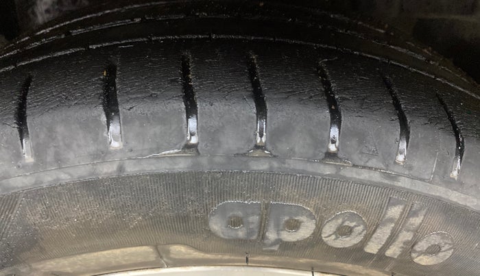 2020 Ford Figo Aspire TITANIUM PLUS 1.2 PETROL, Petrol, Manual, 30,883 km, Left Front Tyre Tread