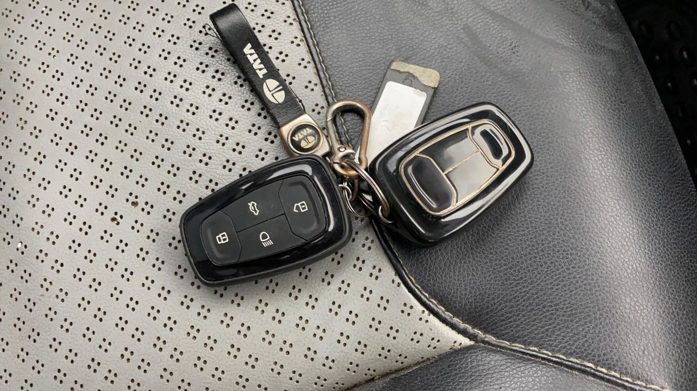 2023 Tata TIGOR XZ CNG, CNG, Manual, 84,063 km, Key Close Up