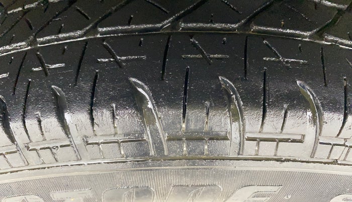 2015 Maruti Ritz VXI, Petrol, Manual, 62,940 km, Left Front Tyre Tread