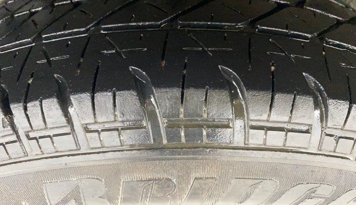 2015 Maruti Ritz VXI, Petrol, Manual, 62,940 km, Right Rear Tyre Tread