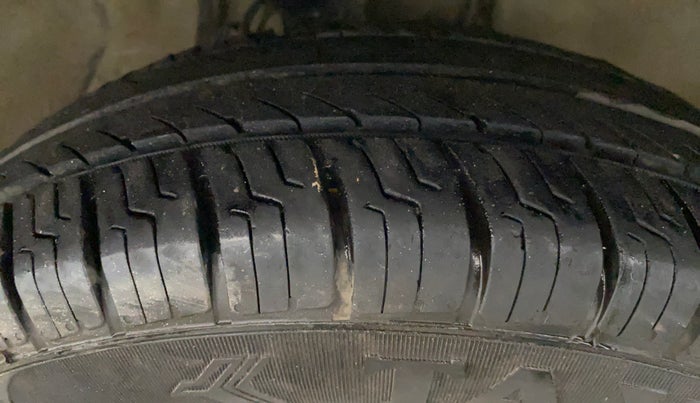 2022 Maruti Alto VXI, Petrol, Manual, 38,280 km, Right Front Tyre Tread