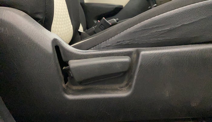 2022 Maruti Alto VXI, Petrol, Manual, 38,280 km, Driver Side Adjustment Panel