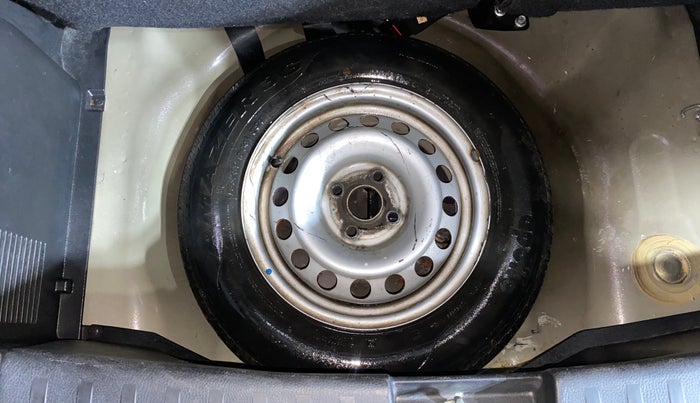 2016 Maruti Swift LXI (O), Petrol, Manual, 67,639 km, Spare Tyre