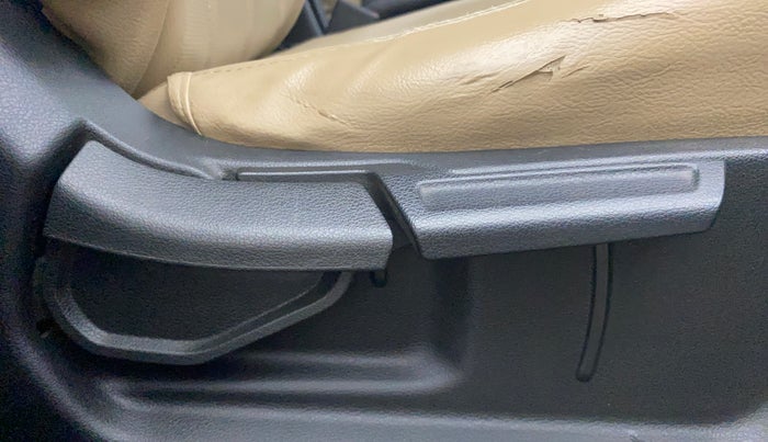 2020 Hyundai VENUE SX PLUS 1.0 TURBO DCT, Petrol, Automatic, 48,622 km, Driver Side Adjustment Panel