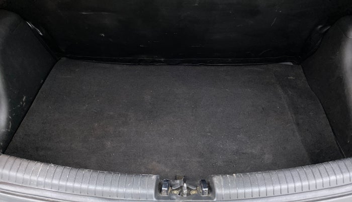 2017 Hyundai Grand i10 ASTA 1.2 VTVT, Petrol, Manual, 76,001 km, Boot Inside