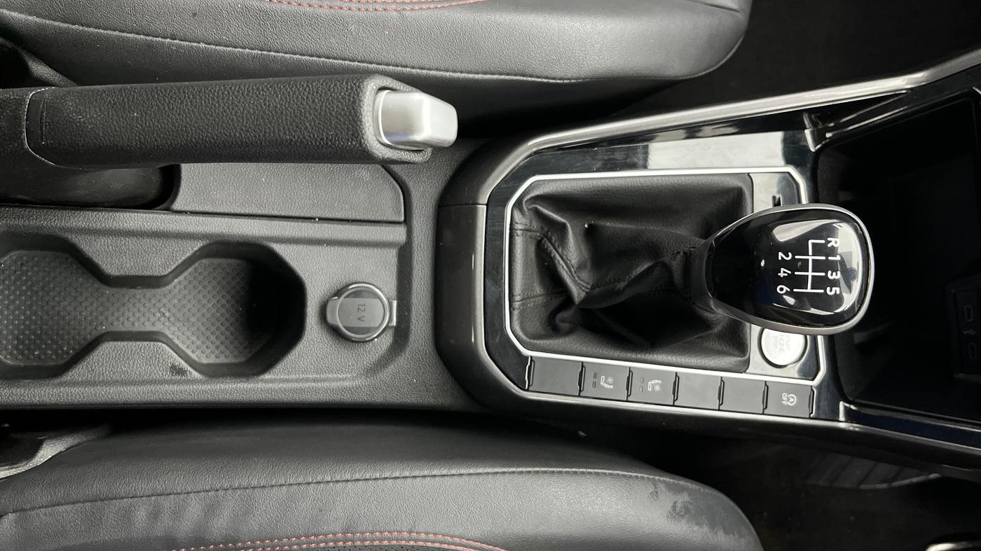 2023 Volkswagen VIRTUS GT PIUS 1.5 TSI, Petrol, Manual, 37,275 km, Gear Lever