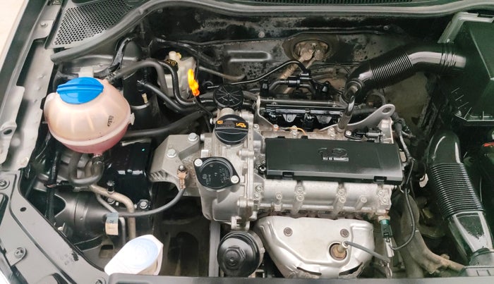 2013 Volkswagen Polo COMFORTLINE 1.2L PETROL, Petrol, Manual, 66,817 km, Engine View - Right