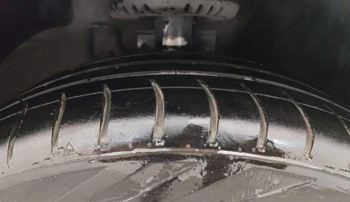 2013 Volkswagen Polo COMFORTLINE 1.2L PETROL, Petrol, Manual, 66,817 km, Right Front Tyre Tread