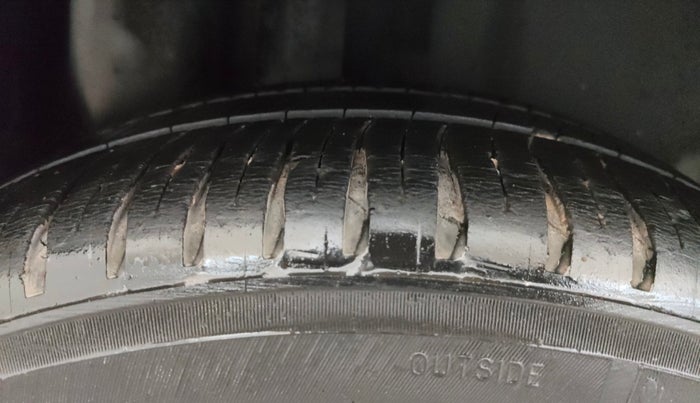 2013 Volkswagen Polo COMFORTLINE 1.2L PETROL, Petrol, Manual, 66,817 km, Right Rear Tyre Tread