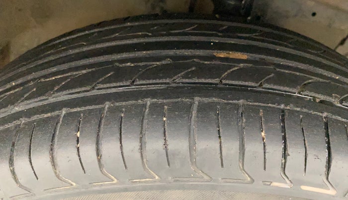 2012 Maruti Swift VDI, Diesel, Manual, 97,516 km, Right Front Tyre Tread