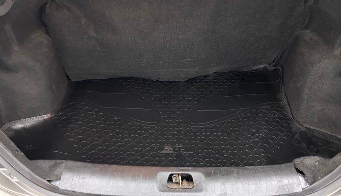 2016 Maruti Swift Dzire VXI 1.2 BS IV, Petrol, Manual, 1,85,655 km, Boot Inside View