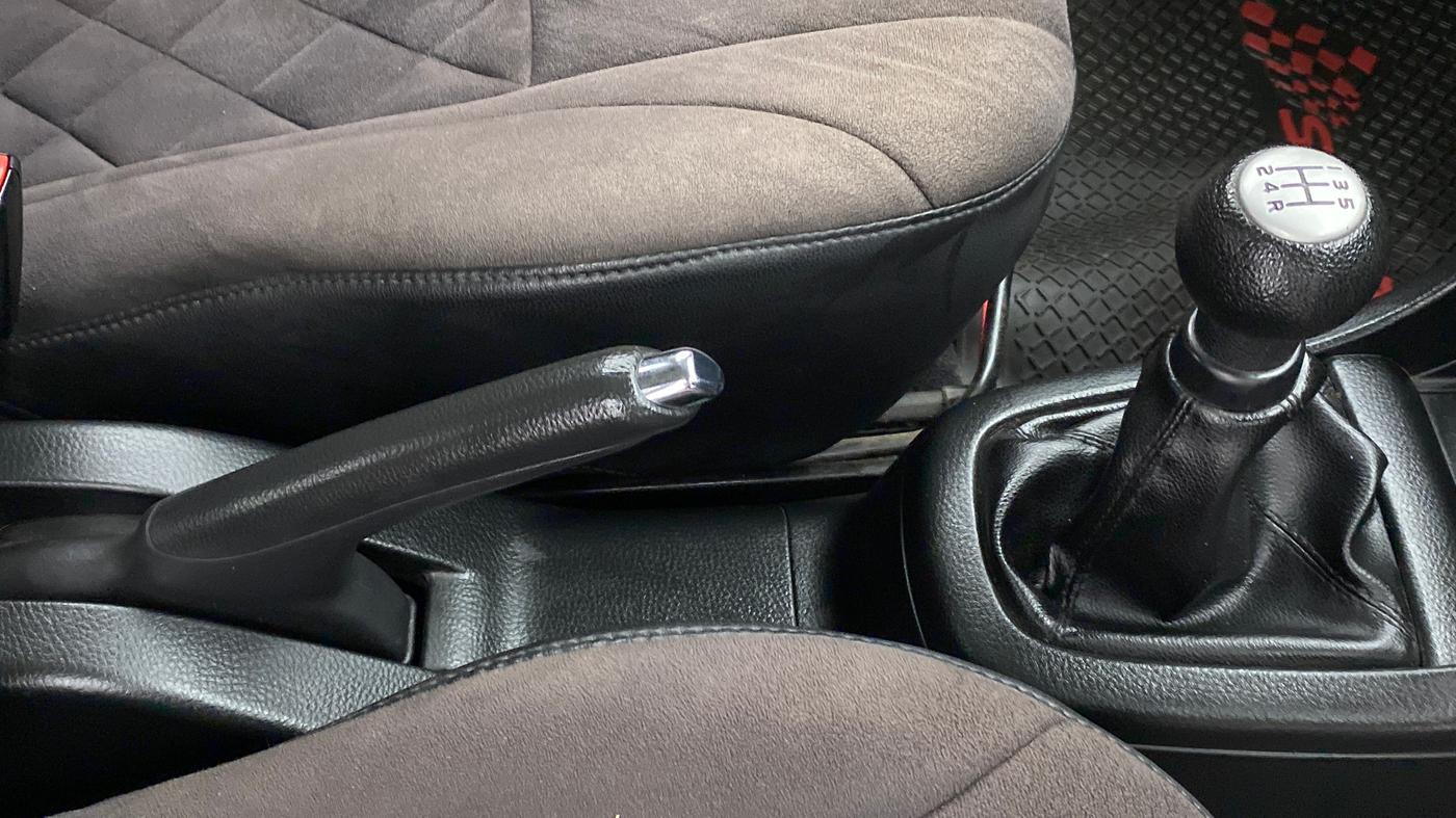 2015 Maruti Swift VXI D, Petrol, Manual, 44,907 km, Gear Lever