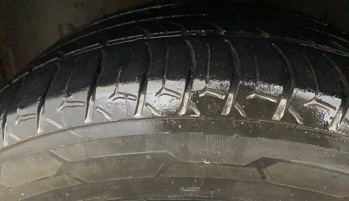 2023 Hyundai AURA SX 1.2 CNG, CNG, Manual, 78,017 km, Left Front Tyre Tread