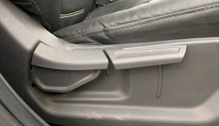 2023 Hyundai AURA SX 1.2 CNG, CNG, Manual, 78,017 km, Driver Side Adjustment Panel