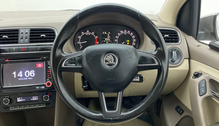 2016 Skoda Rapid 1.6 MPI STYLE PLUS AT, Petrol, Automatic, 16,601 km, Steering Wheel Close Up