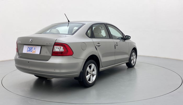 2016 Skoda Rapid 1.6 MPI STYLE PLUS AT, Petrol, Automatic, 16,601 km, Right Back Diagonal
