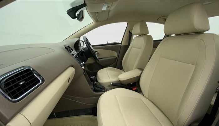 2016 Skoda Rapid 1.6 MPI STYLE PLUS AT, Petrol, Automatic, 16,601 km, Right Side Front Door Cabin