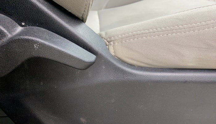 2019 Mahindra MARAZZO M2 8 STR, Diesel, Manual, 26,273 km, Driver Side Adjustment Panel