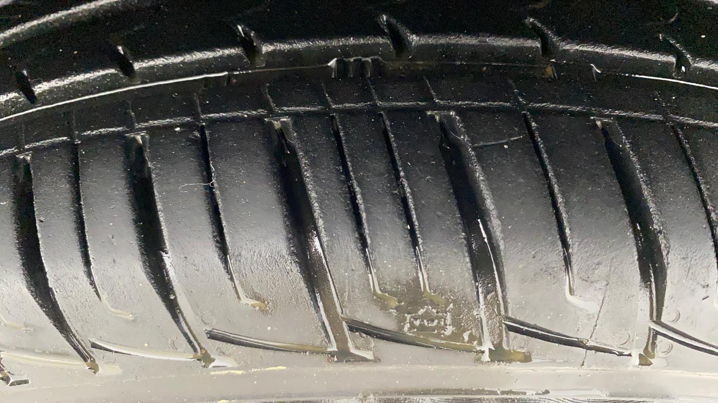 2019 Mahindra MARAZZO M2 8 STR, Diesel, Manual, 26,342 km, Left Front Tyre Tread
