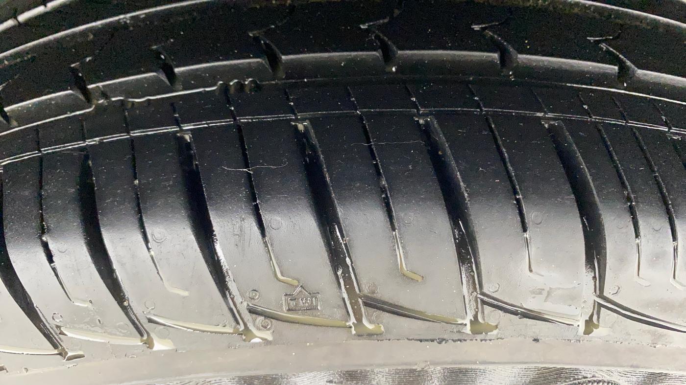 2019 Mahindra MARAZZO M2 8 STR, Diesel, Manual, 26,342 km, Left Rear Tyre Tread