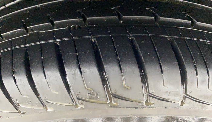 2019 Mahindra MARAZZO M2 8 STR, Diesel, Manual, 26,273 km, Left Rear Tyre Tread