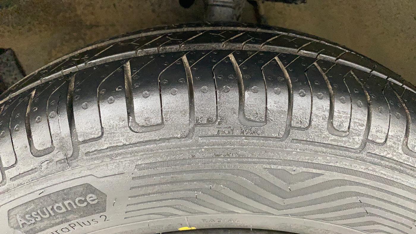 2009 Maruti Swift Dzire VXI 1.3, Petrol, Manual, 28,649 km, Left Front Tyre Tread