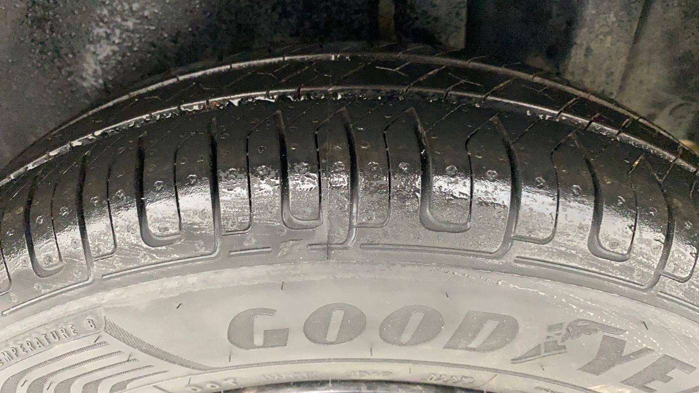 2009 Maruti Swift Dzire VXI 1.3, Petrol, Manual, 28,649 km, Left Rear Tyre Tread