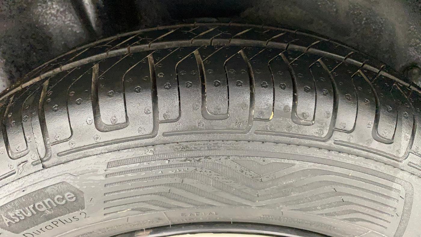 2009 Maruti Swift Dzire VXI 1.3, Petrol, Manual, 28,649 km, Right Rear Tyre Tread