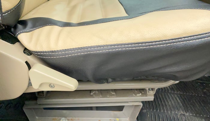 2022 Mahindra Bolero B6 (O), Diesel, Manual, 16,333 km, Driver Side Adjustment Panel