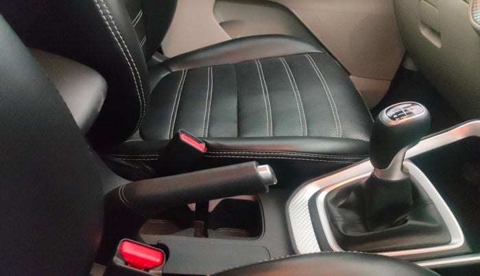 2022 KIA SONET HTX 1.0 IMT, Petrol, Manual, 17,963 km, Gear Lever