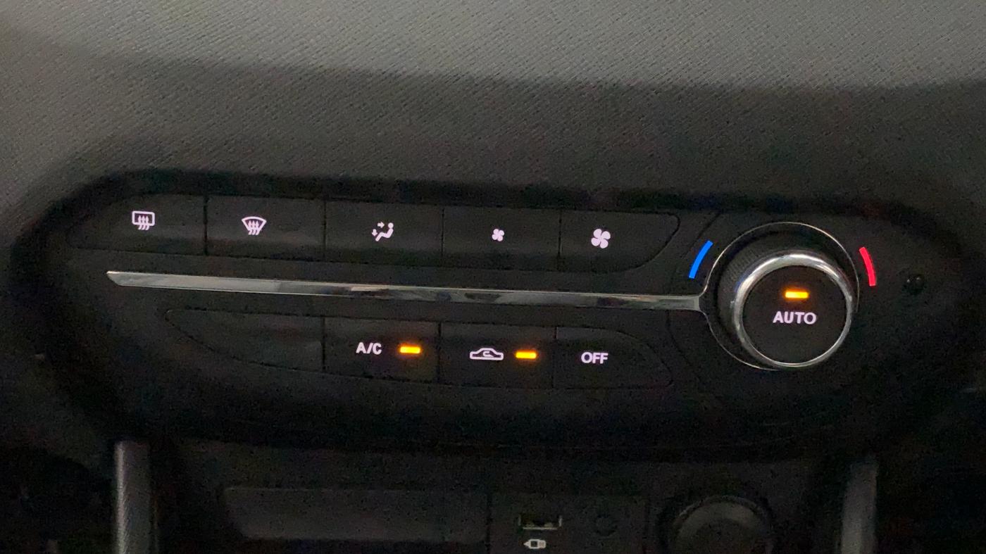 2022 Tata PUNCH CREATIVE  AMT, Petrol, Automatic, 21,030 km, Automatic Climate Control