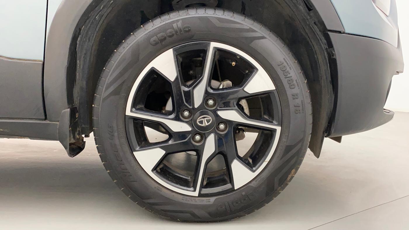 2022 Tata PUNCH CREATIVE  AMT, Petrol, Automatic, 21,030 km, Right Front Wheel