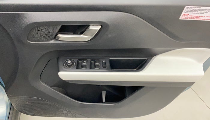 2022 Tata PUNCH CREATIVE  AMT, Petrol, Automatic, 21,030 km, Driver Side Door Panels Control