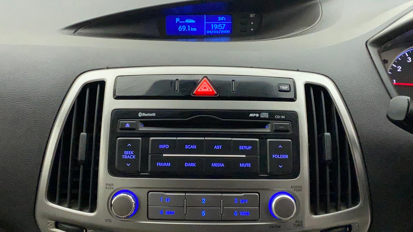 2014 Hyundai i20 SPORTZ 1.2, Petrol, Manual, 34,978 km, Infotainment System